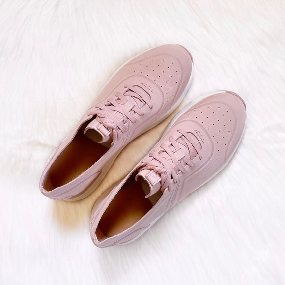 UGG Women’s Adaleen Quartz Sneakers - Picture 5 of 7